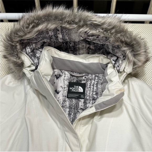 The North Face Down Fur Lined Hooded Parka - Picture 6 of 8